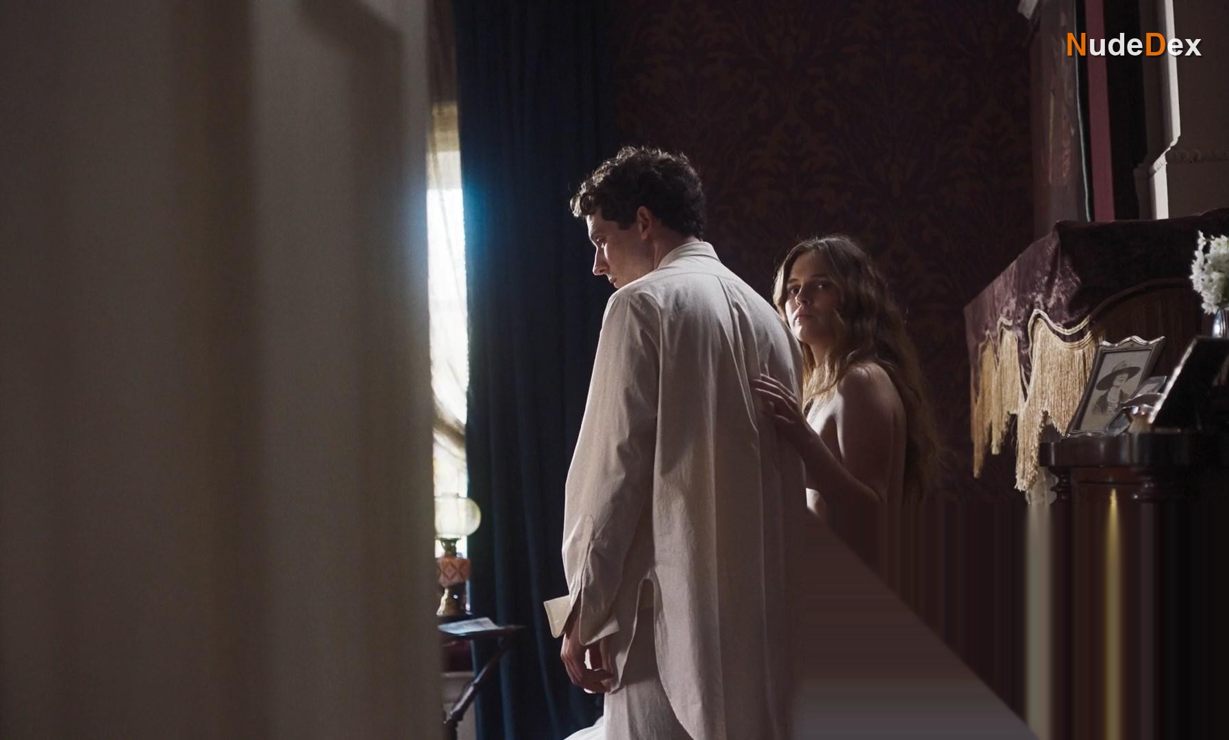 Odessa Young in Mothering Sunday, photo 7