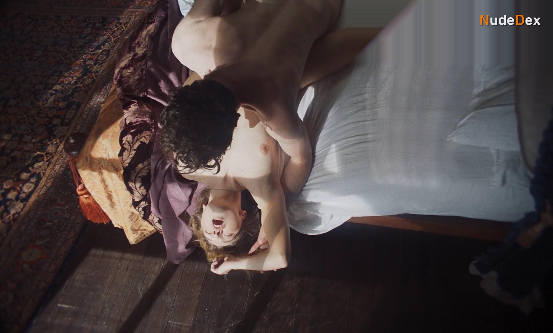 Odessa Young in Mothering Sunday, photo 8