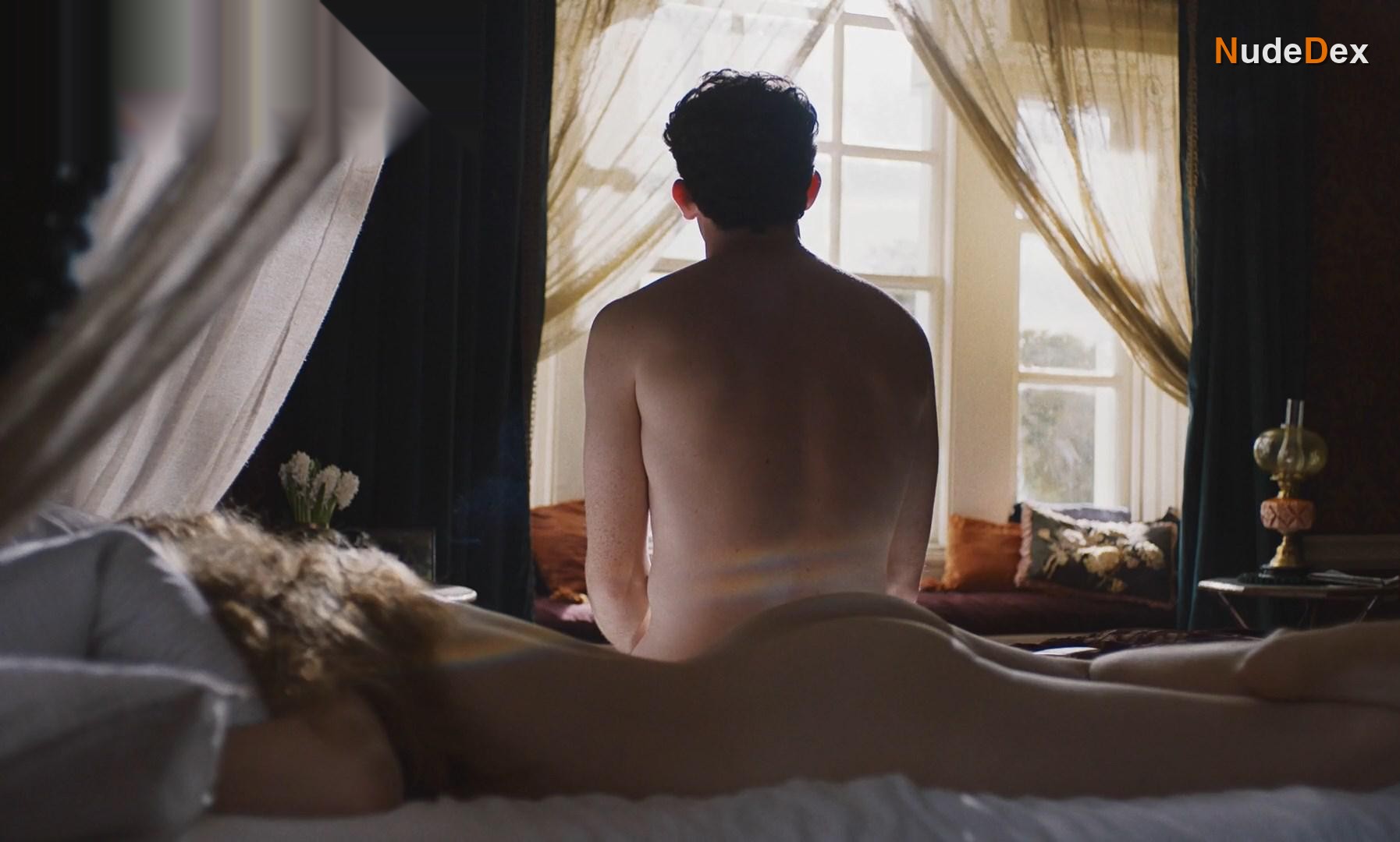 Odessa Young in Mothering Sunday, photo 10