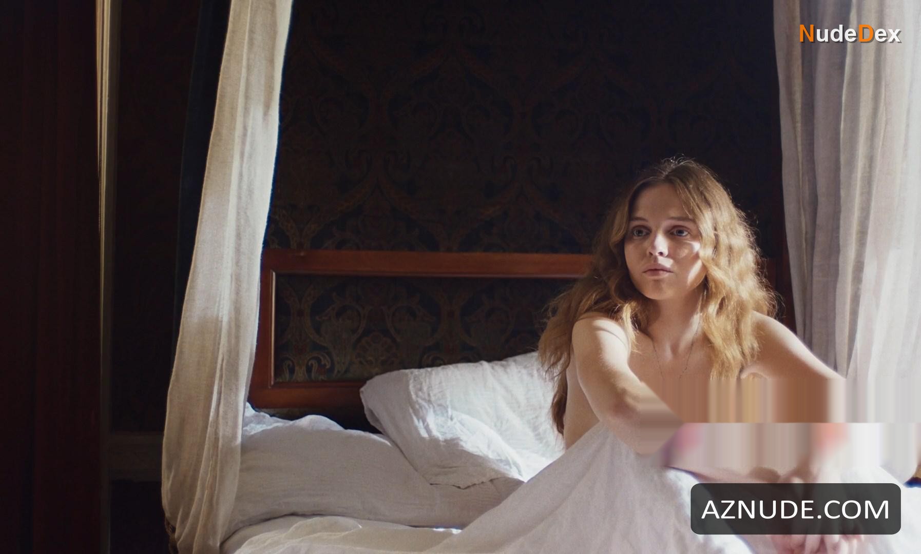 Odessa Young in Mothering Sunday, photo 22