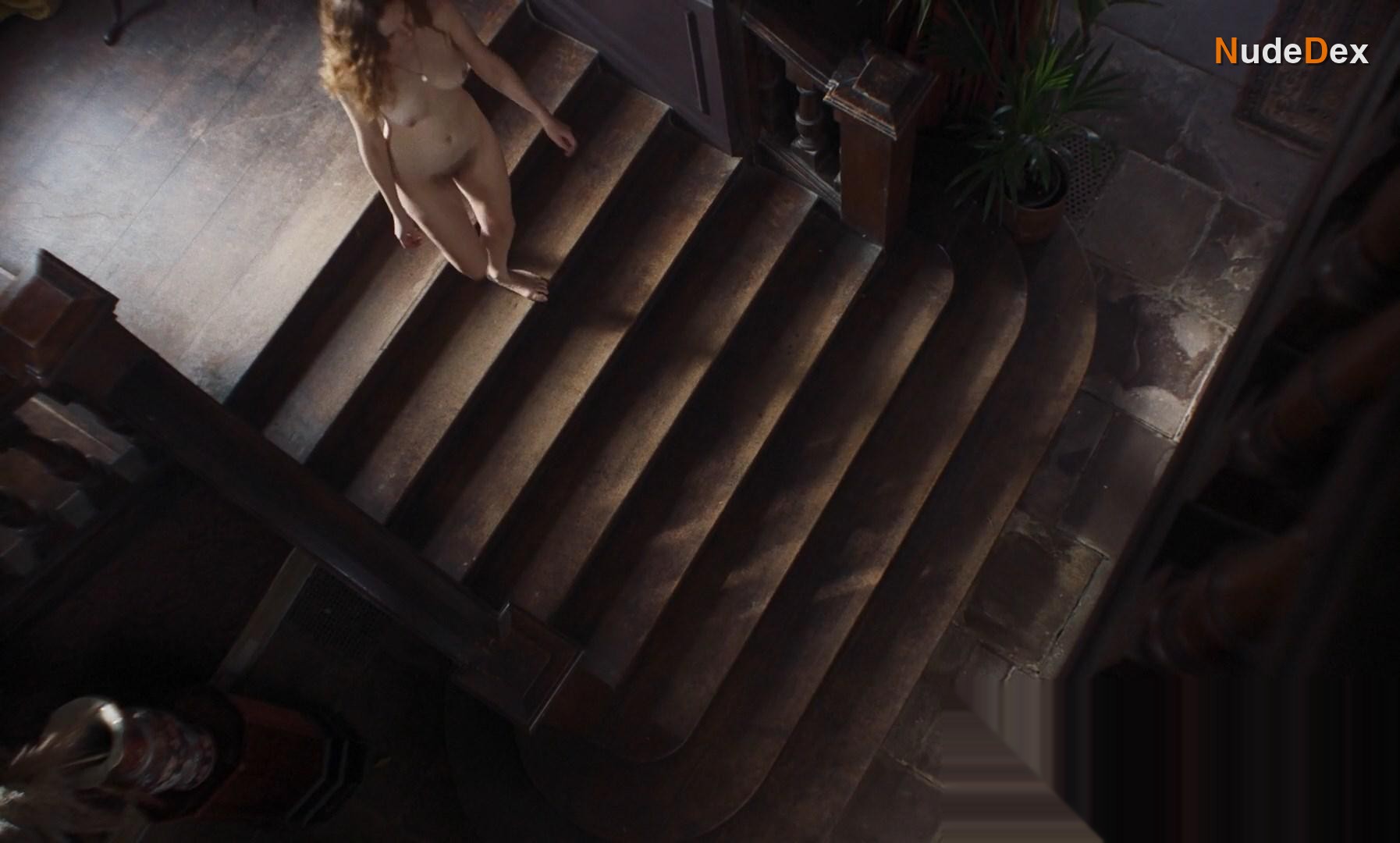 Odessa Young in Mothering Sunday, photo 24