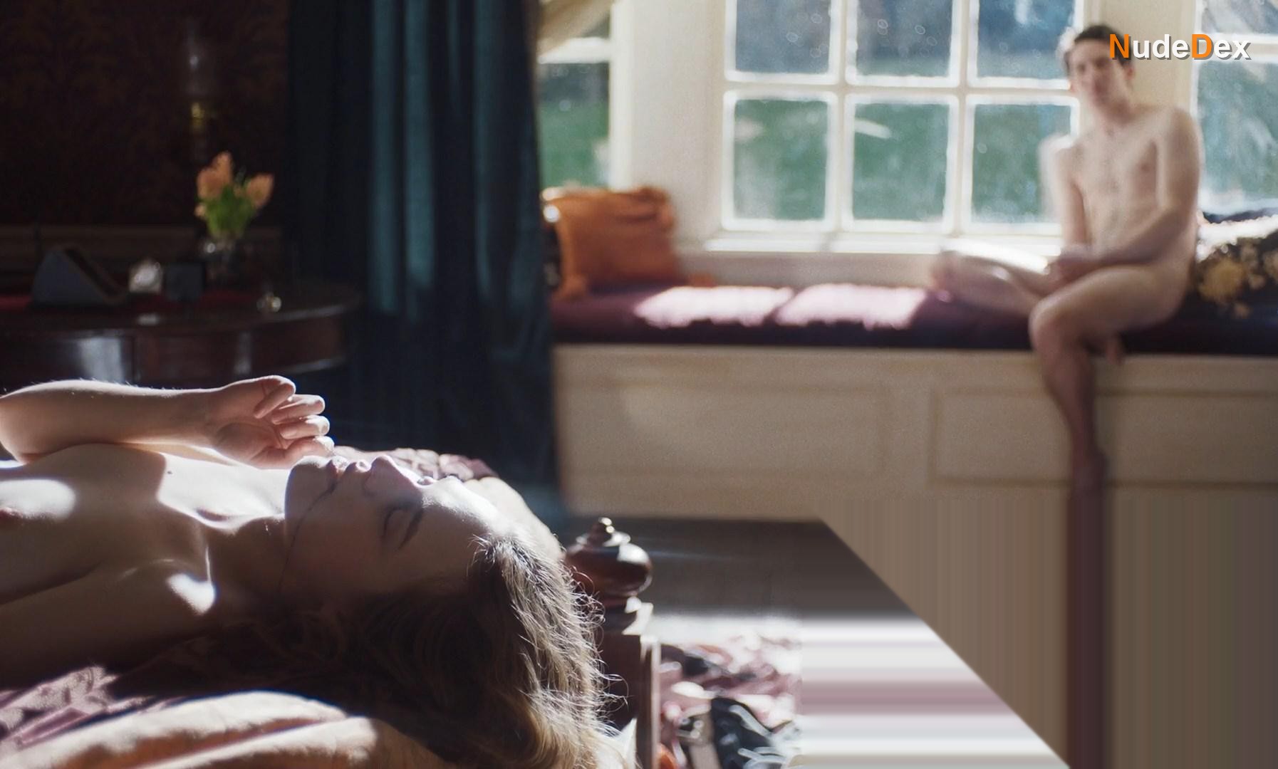 Odessa Young in Mothering Sunday, photo 48