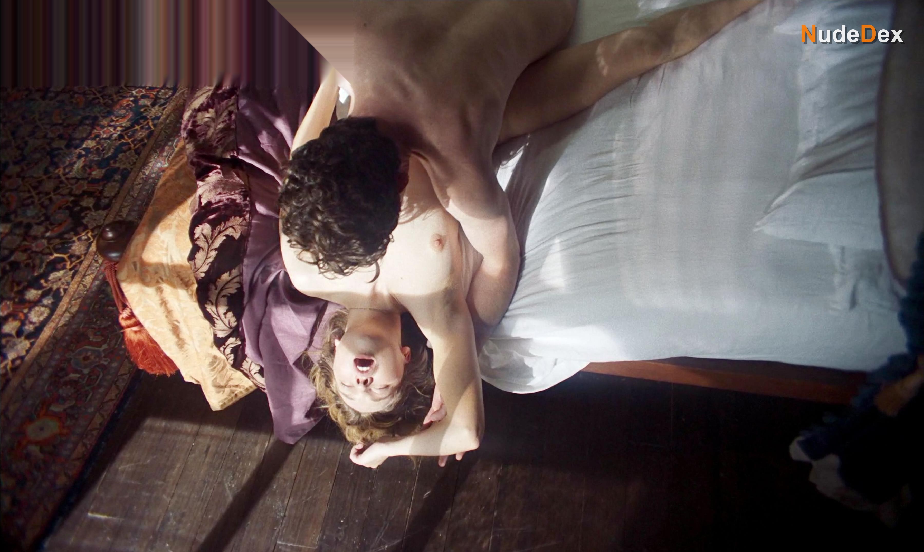 Odessa Young in Mothering Sunday, photo 60
