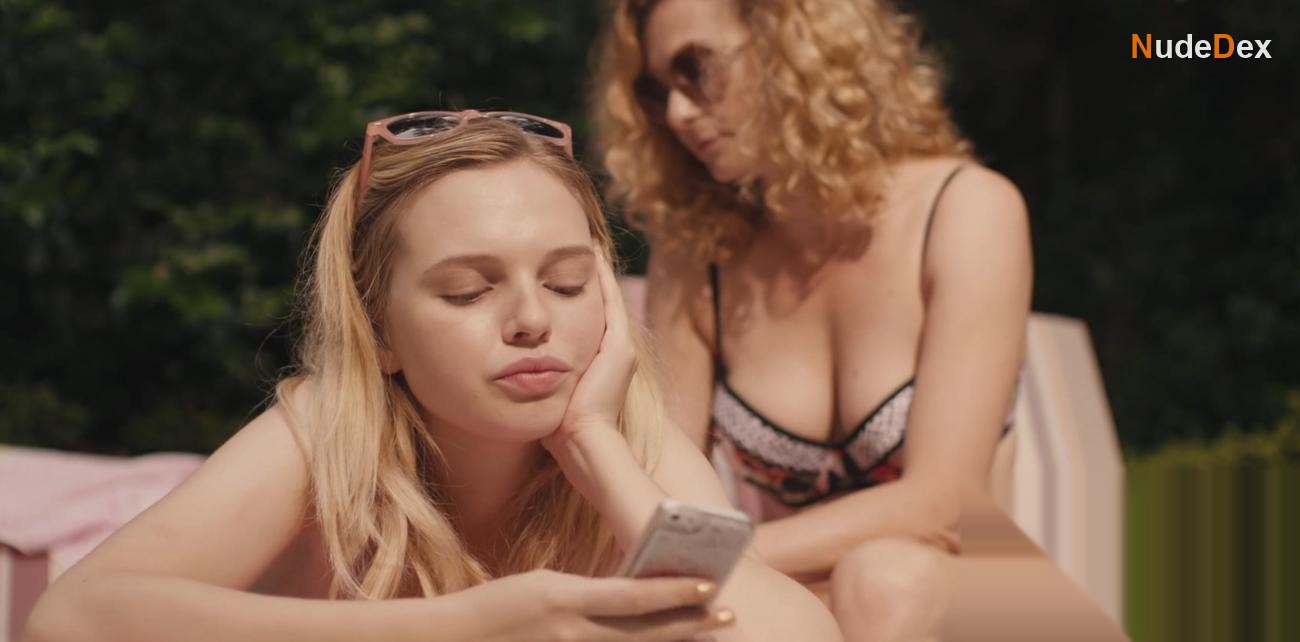 Odessa Young in Tangles And Knots, photo 2
