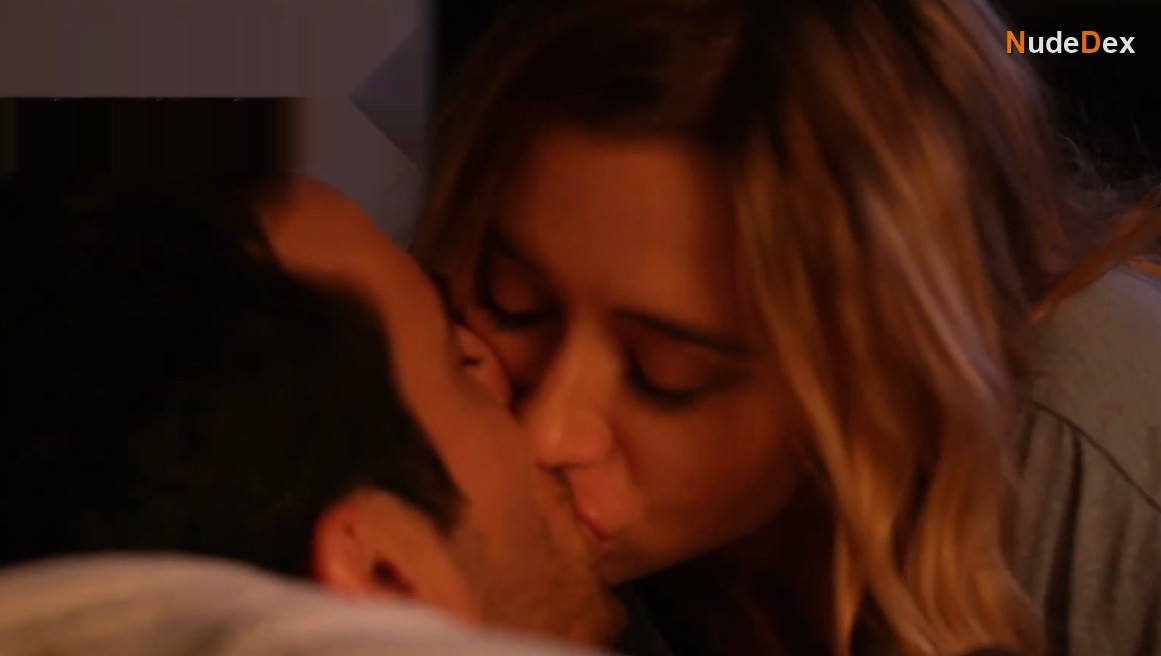 Olesya Rulin in Devious Nanny, photo 4