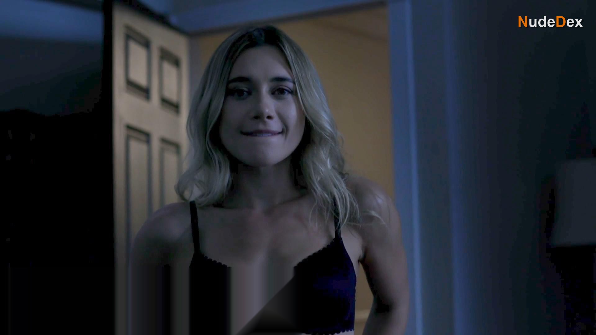 Olesya Rulin in Devious Nanny, photo 9