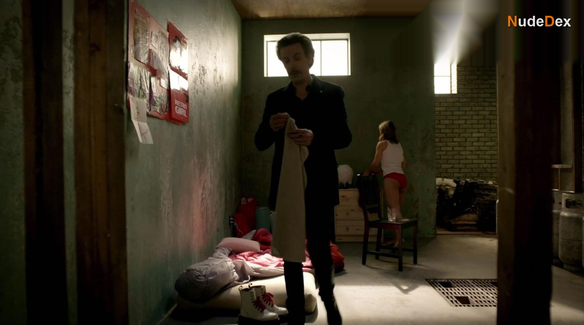 Olesya Rulin in Powers, photo 3
