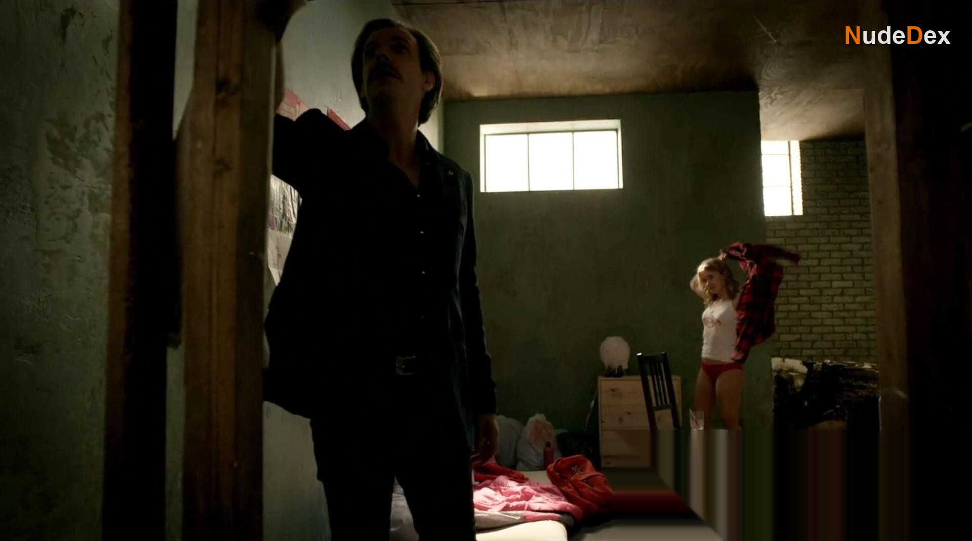 Olesya Rulin in Powers, photo 4