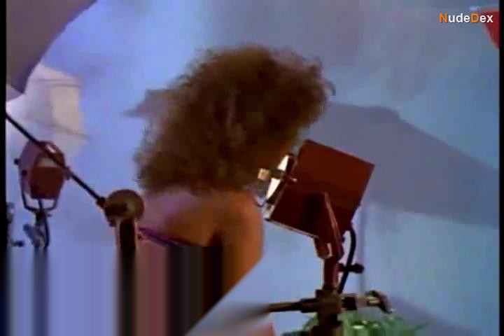 Olivia Collins in Solo Para Adulteros, photo 1