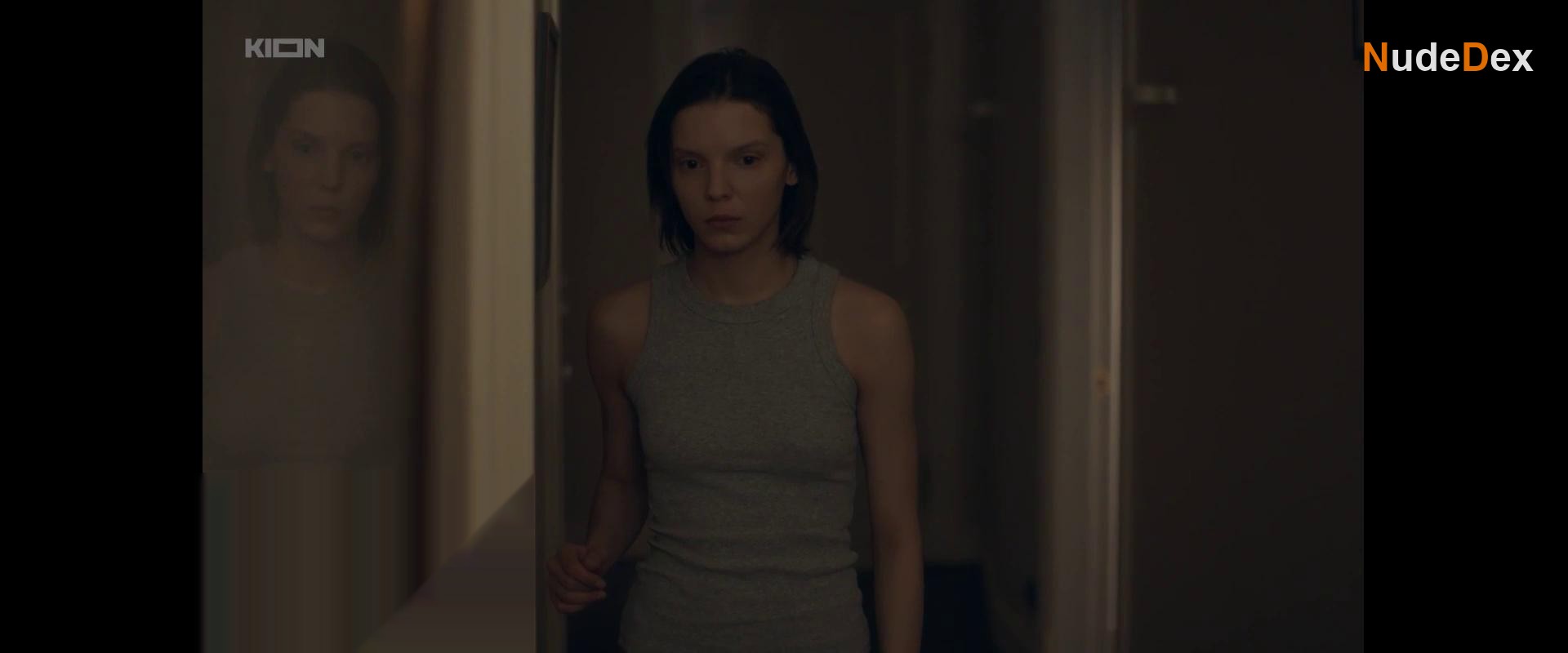 Olivia Cote in Born In 68, photo 13
