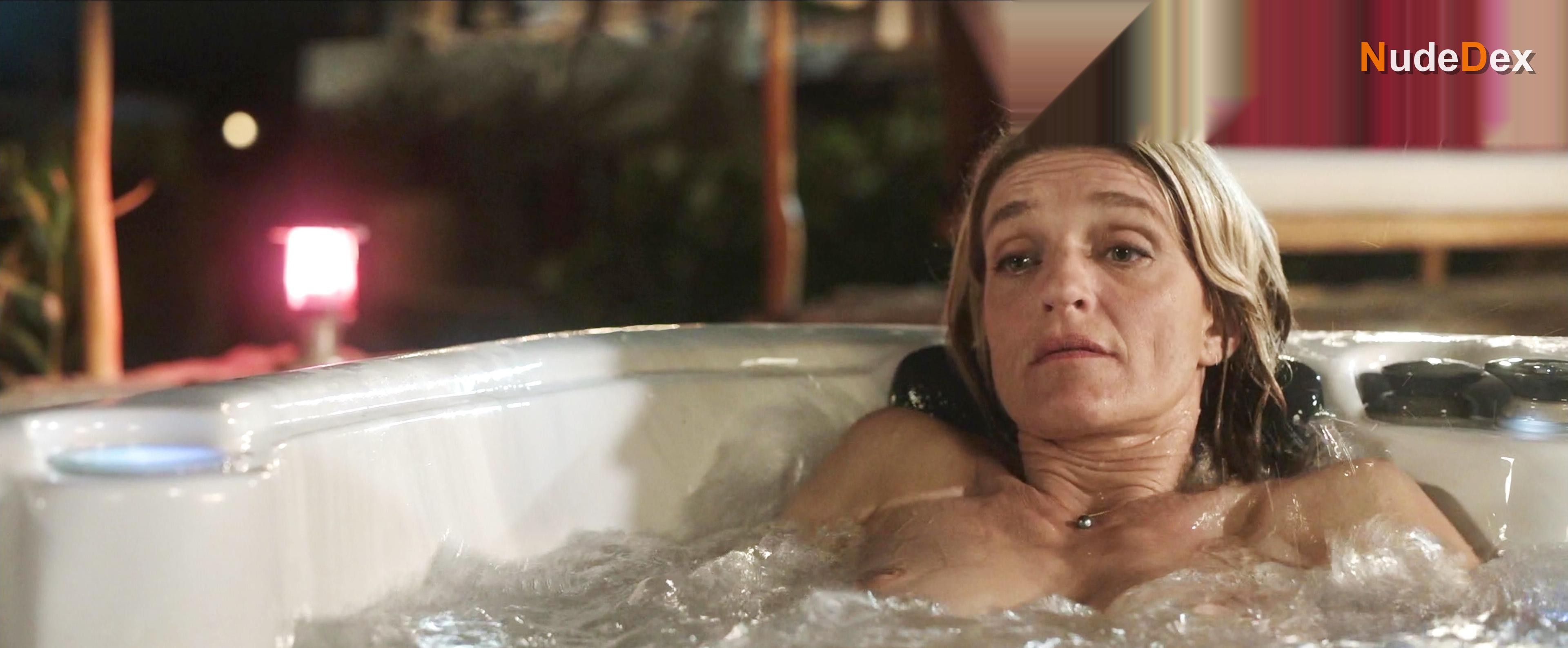 Olivia Cote in La Disparue De Compostelle
