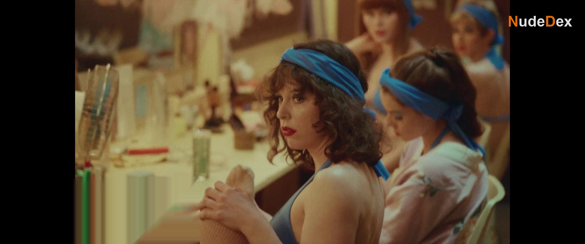 Olivia Joof Lewerissa in Chorus Girls, photo 9