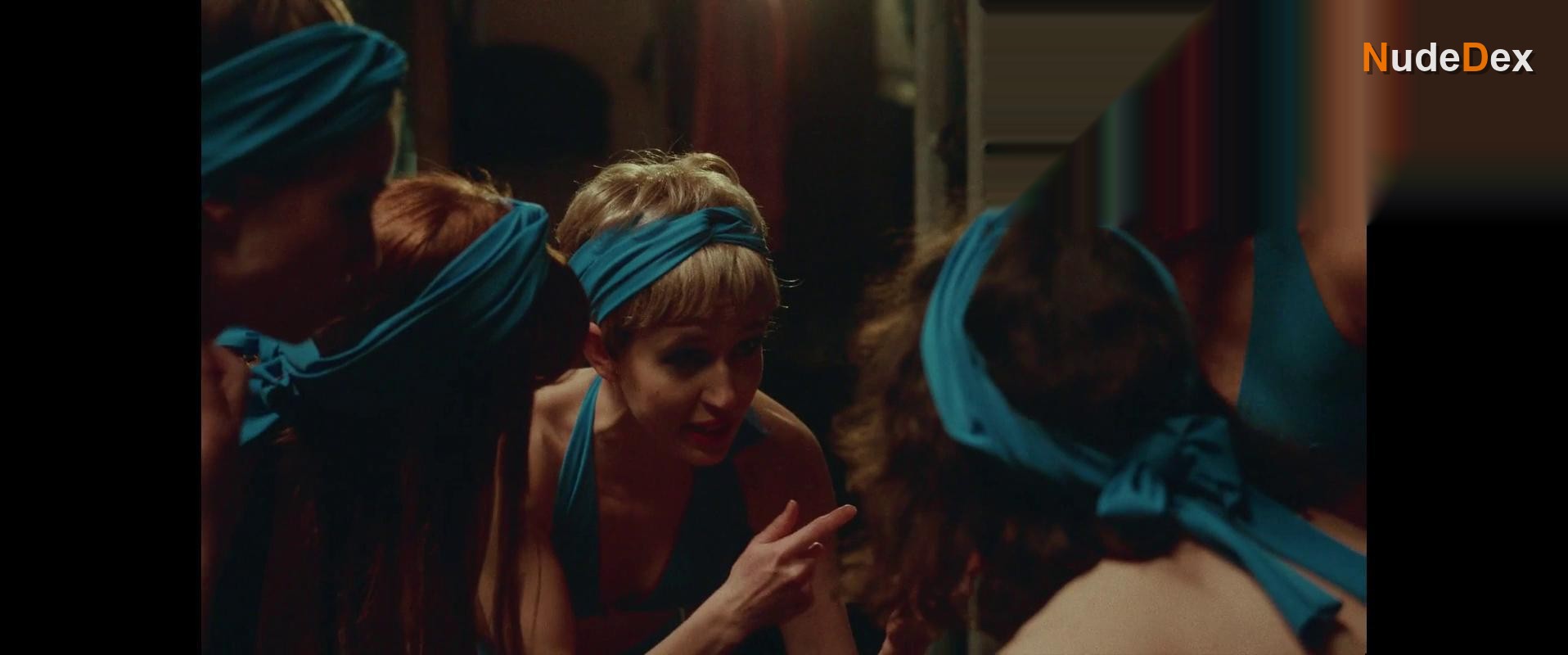 Olivia Joof Lewerissa in Chorus Girls, photo 23