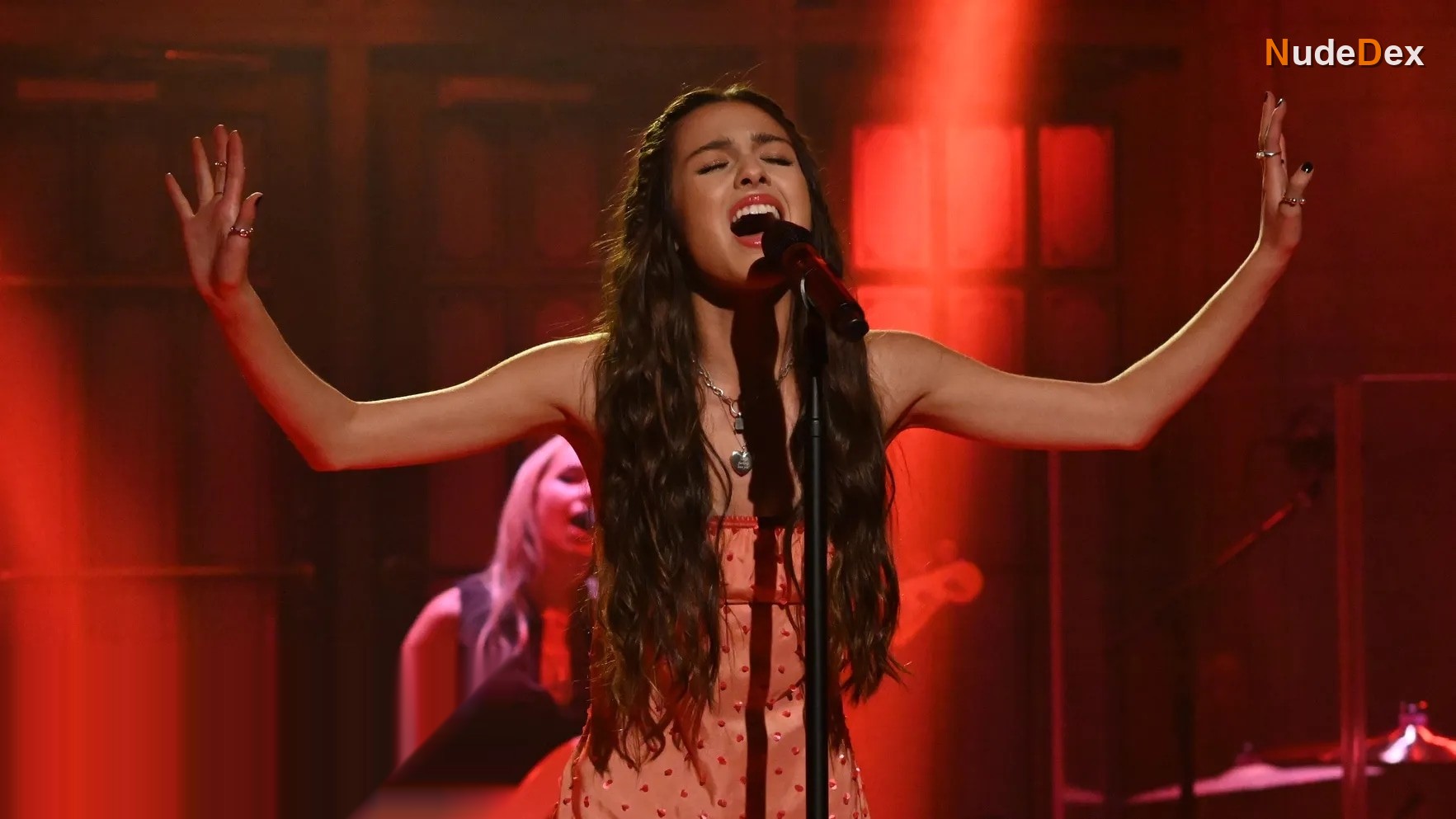 Olivia Rodrigo in Saturday Night Live, photo 2