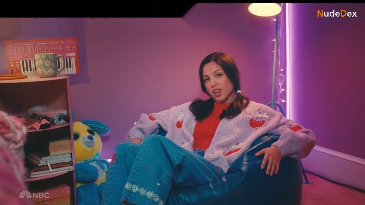 Olivia Rodrigo in Saturday Night Live, photo 9