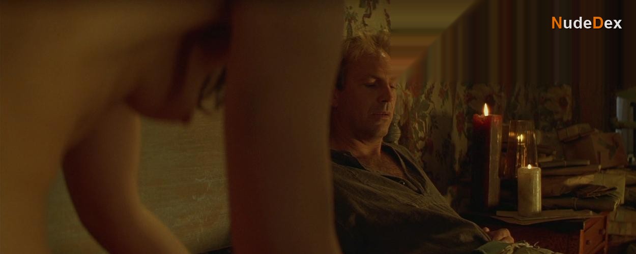 Olivia Williams in The Postman, photo 5
