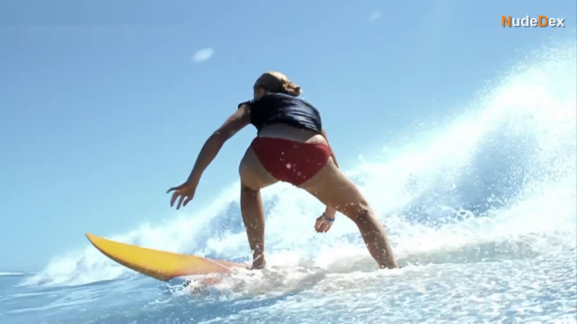 Paige Victoria Leigh in Alien Surf Girls, photo 33