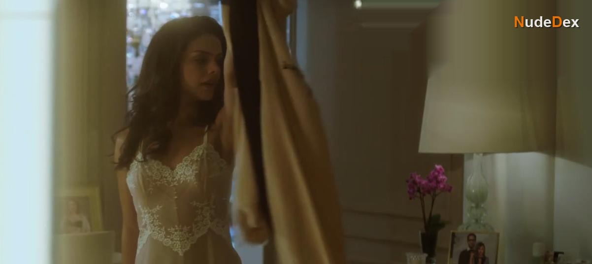Paloma Bernardi in Ninguem E De Ninguem, photo 4