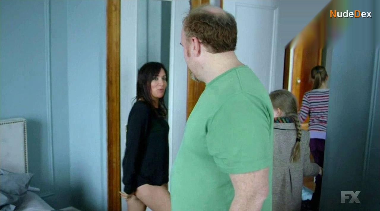 Pamela Adlon in Louie, photo 3
