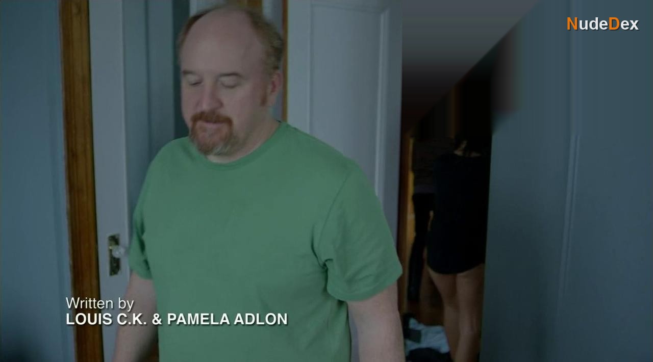 Pamela Adlon in Louie, photo 4