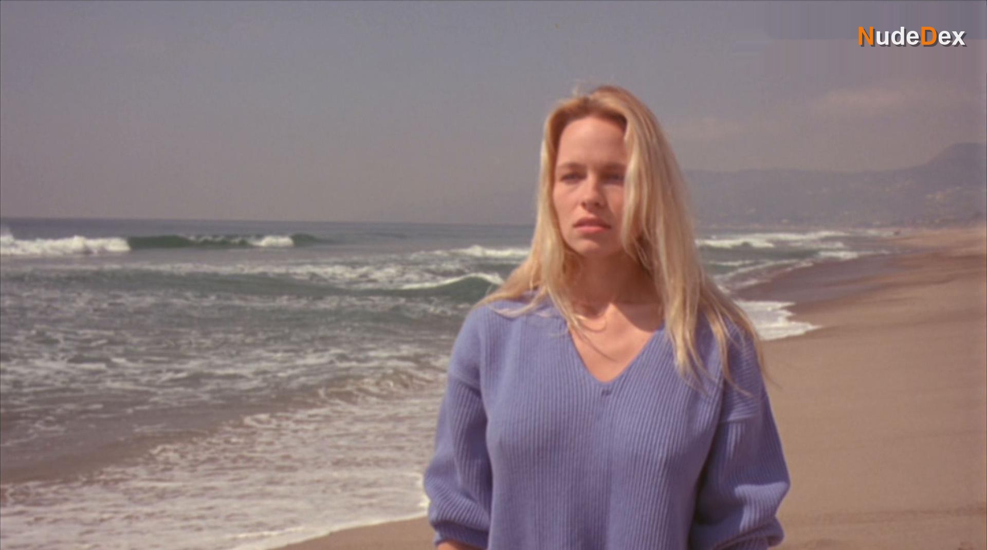 Pamela Anderson in Snapdragon, photo 17