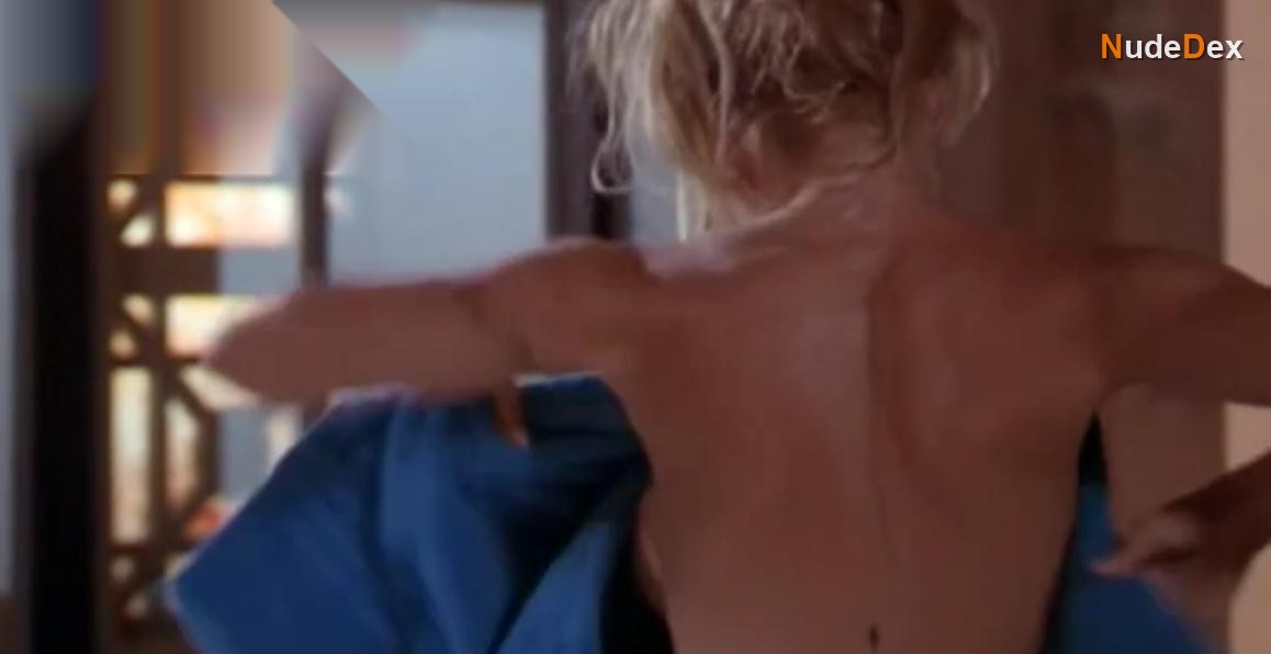 Pamela Anderson in V.i.p., photo 7
