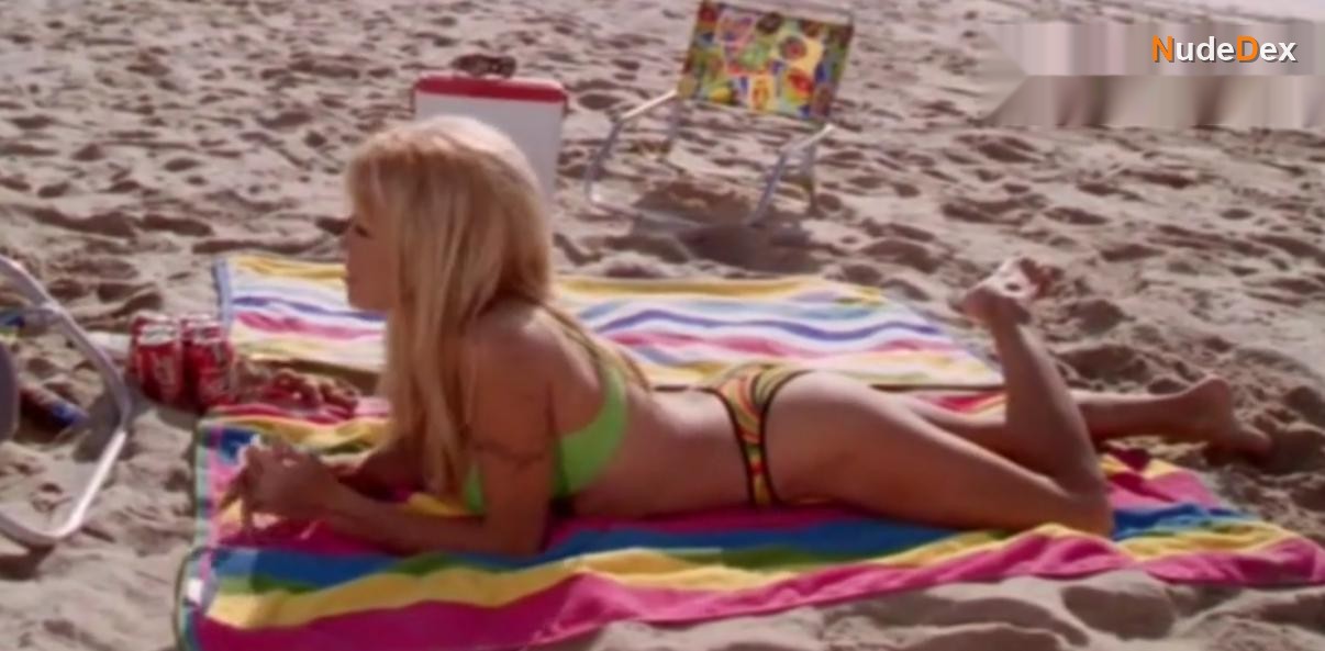 Pamela Anderson in V.i.p., photo 10