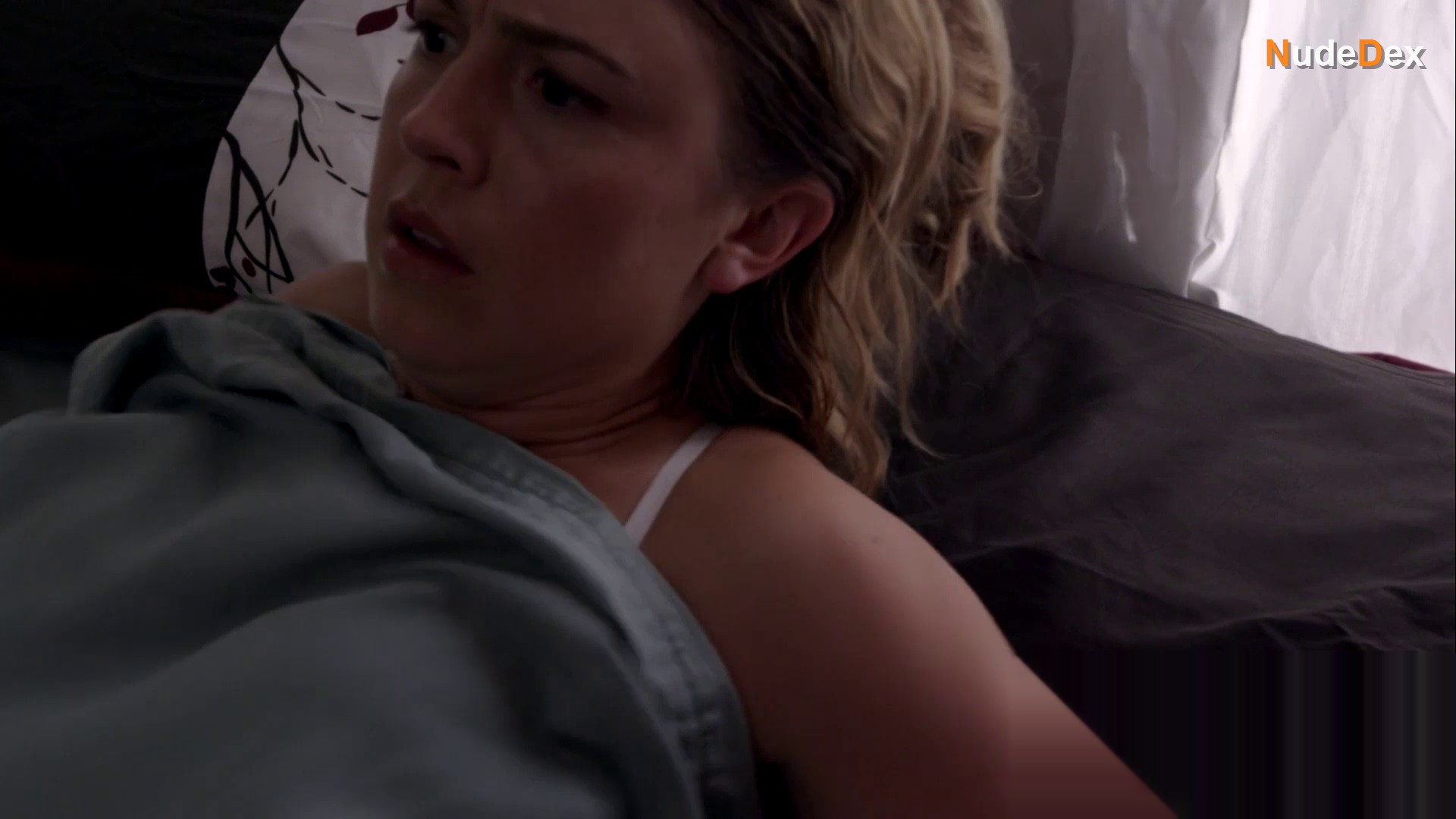 Pam Murphy in Everybody Does It, photo 3