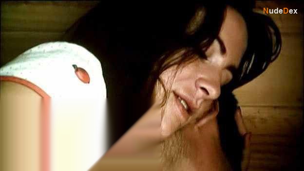 Patricia Lopez in The Sacred Family, photo 4