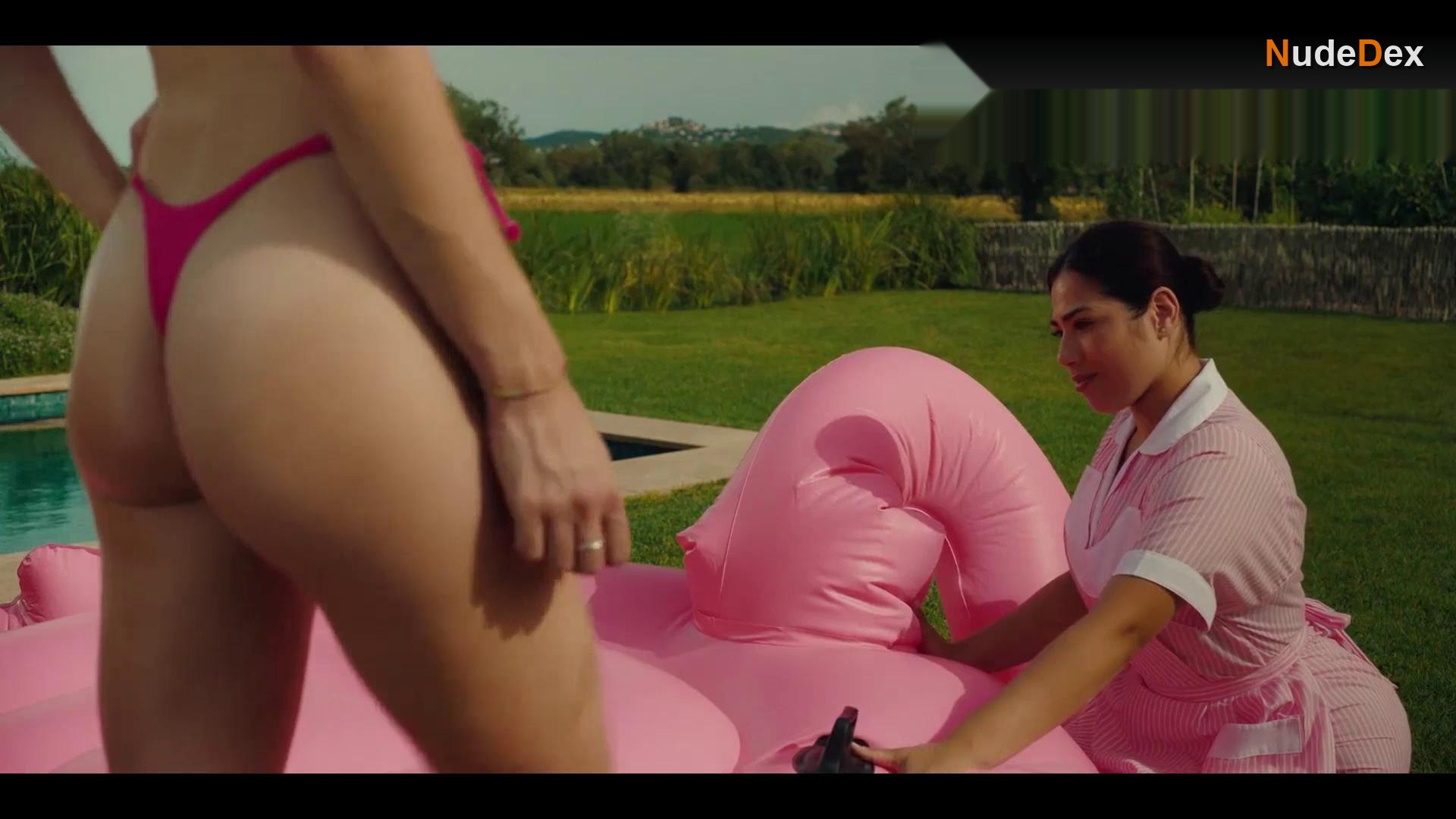 Paula Grimaldo in The Quiet Maid, photo 10