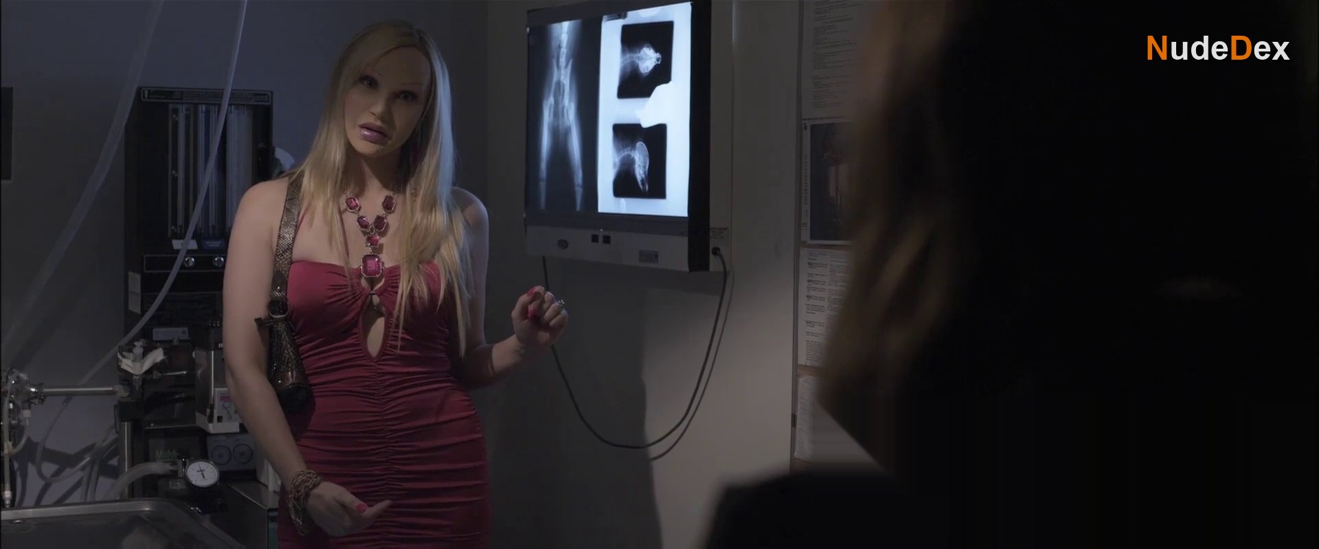Paula Lindberg in American Mary, photo 6
