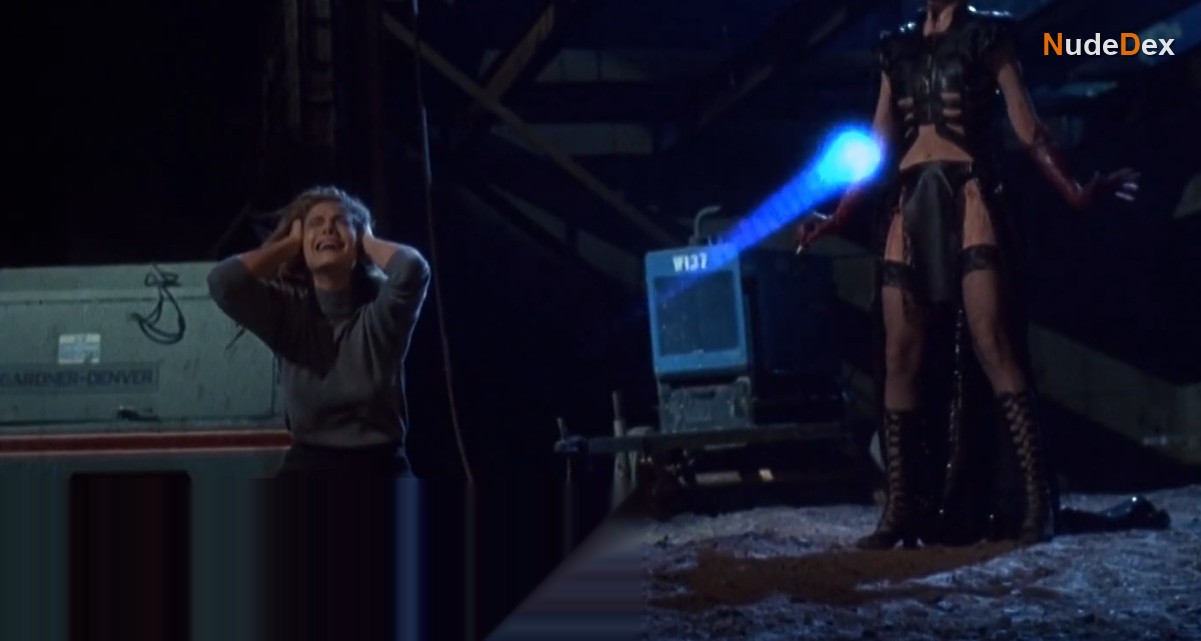 Paula Marshall in Hellraiser Iii, photo 4