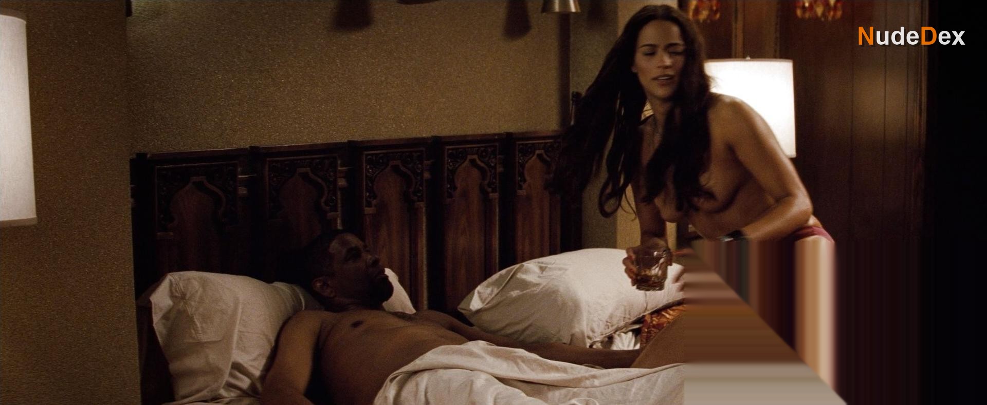 Paula Patton in 2 Guns, photo 6