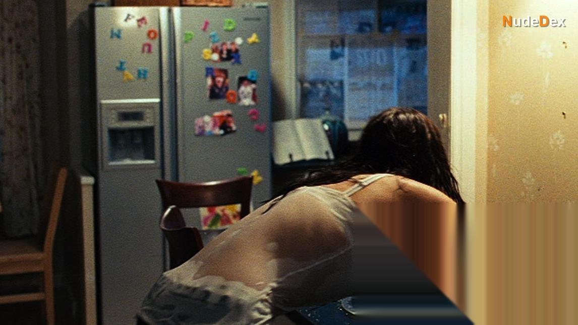 Paula Patton in Mirrors, photo 2