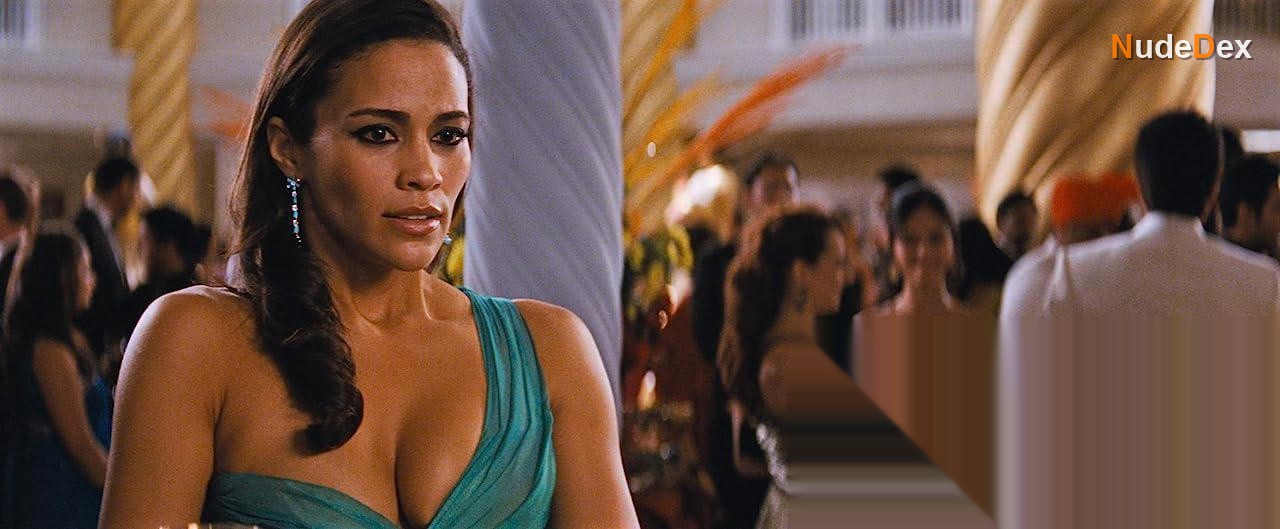 Paula Patton in Mission Impossible Ghost Protocol, photo 17