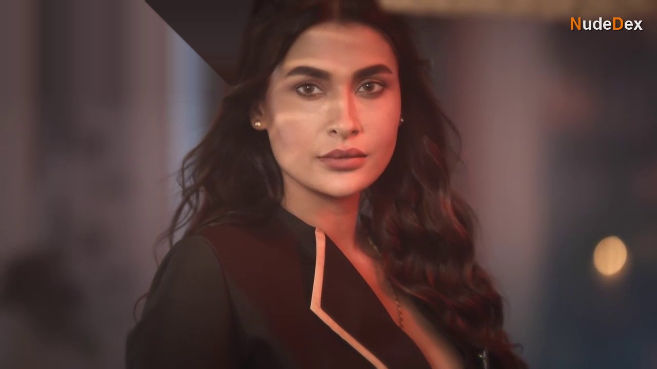 Pavitra Punia in Dirty Scams, photo 2