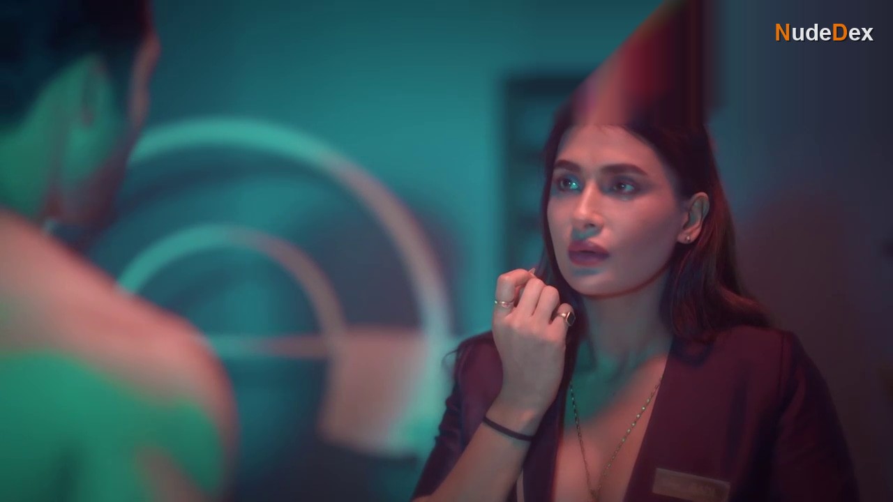 Pavitra Punia in Dirty Scams, photo 28