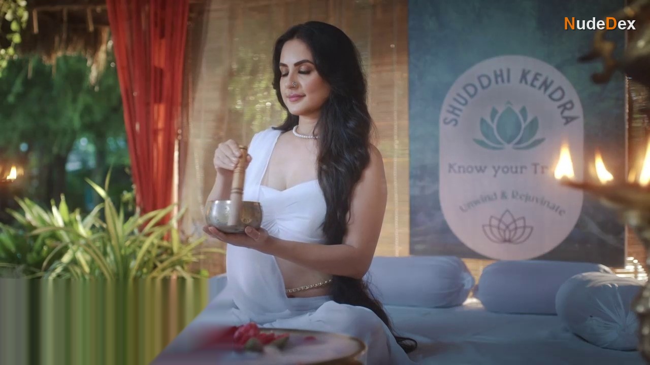Pavitra Punia in Dirty Scams, photo 42