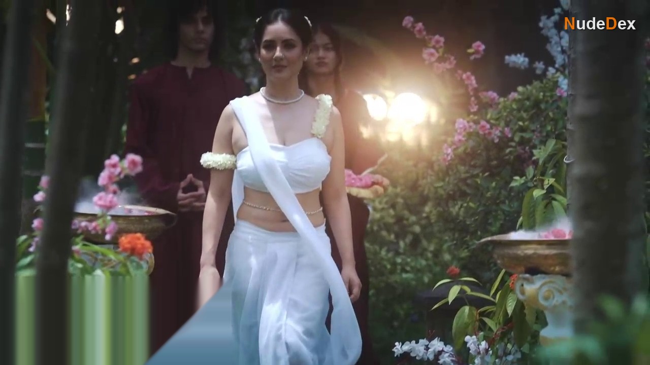 Pavitra Punia in Dirty Scams, photo 82