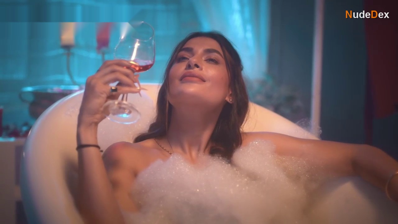 Pavitra Punia in Dirty Scams, photo 116