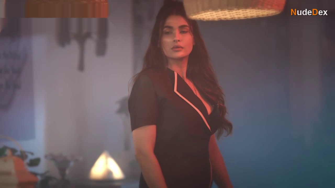 Pavitra Punia in Dirty Scams, photo 119