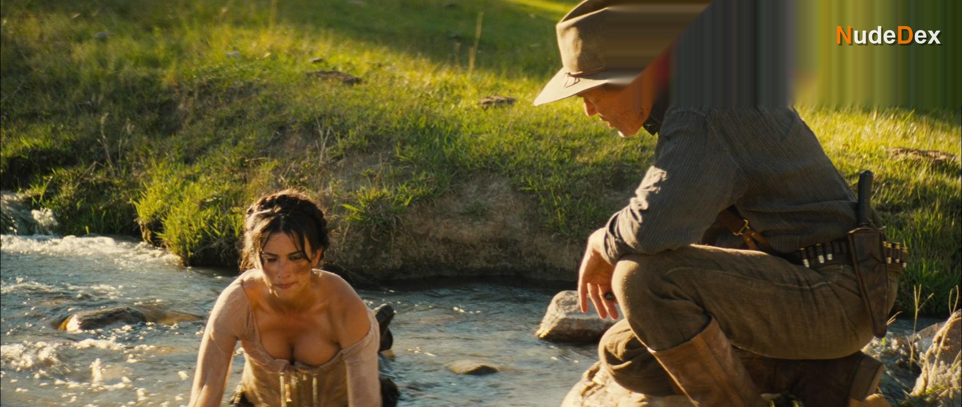 Penelope Cruz in Bandidas, photo 3