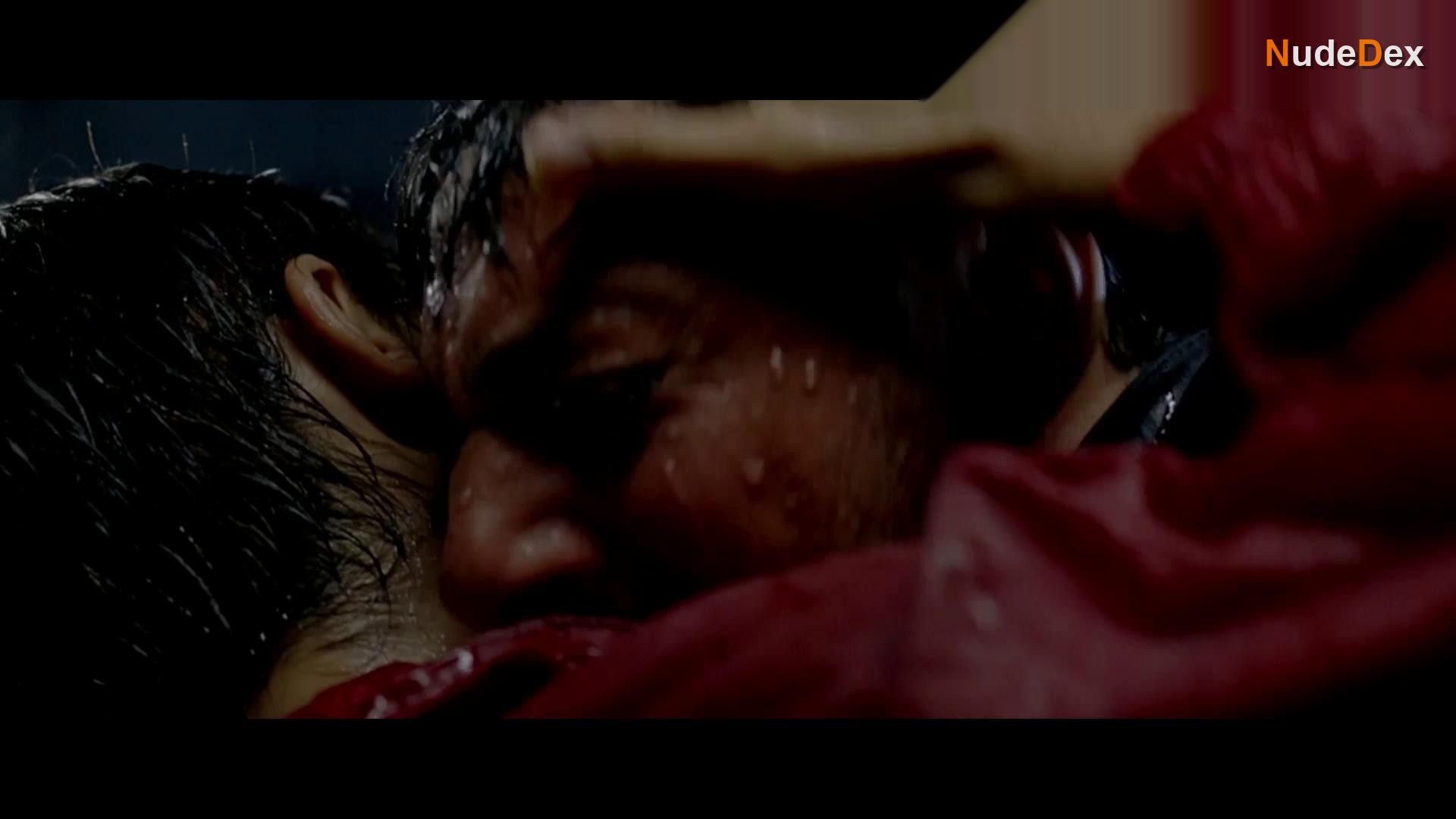 Penelope Cruz in Don T Move, photo 15