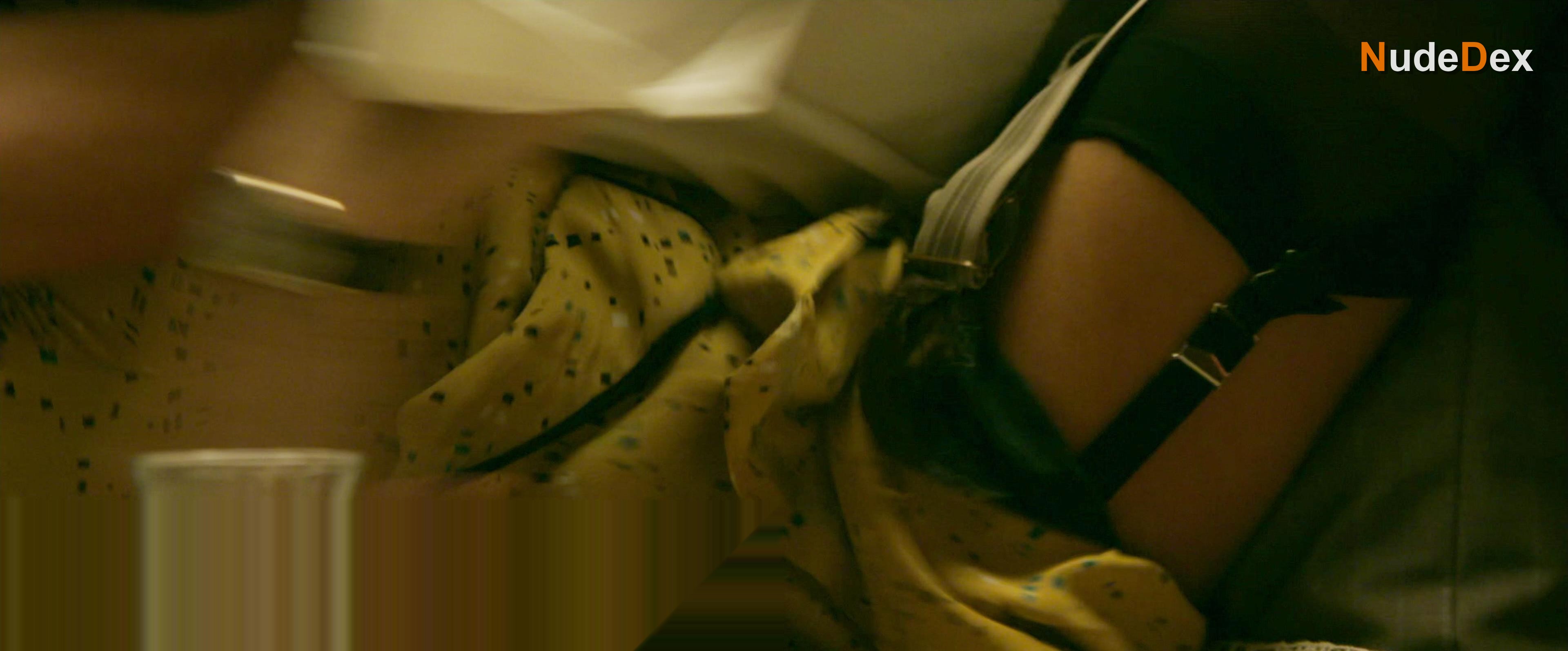 Penelope Cruz in Ferrari, photo 2