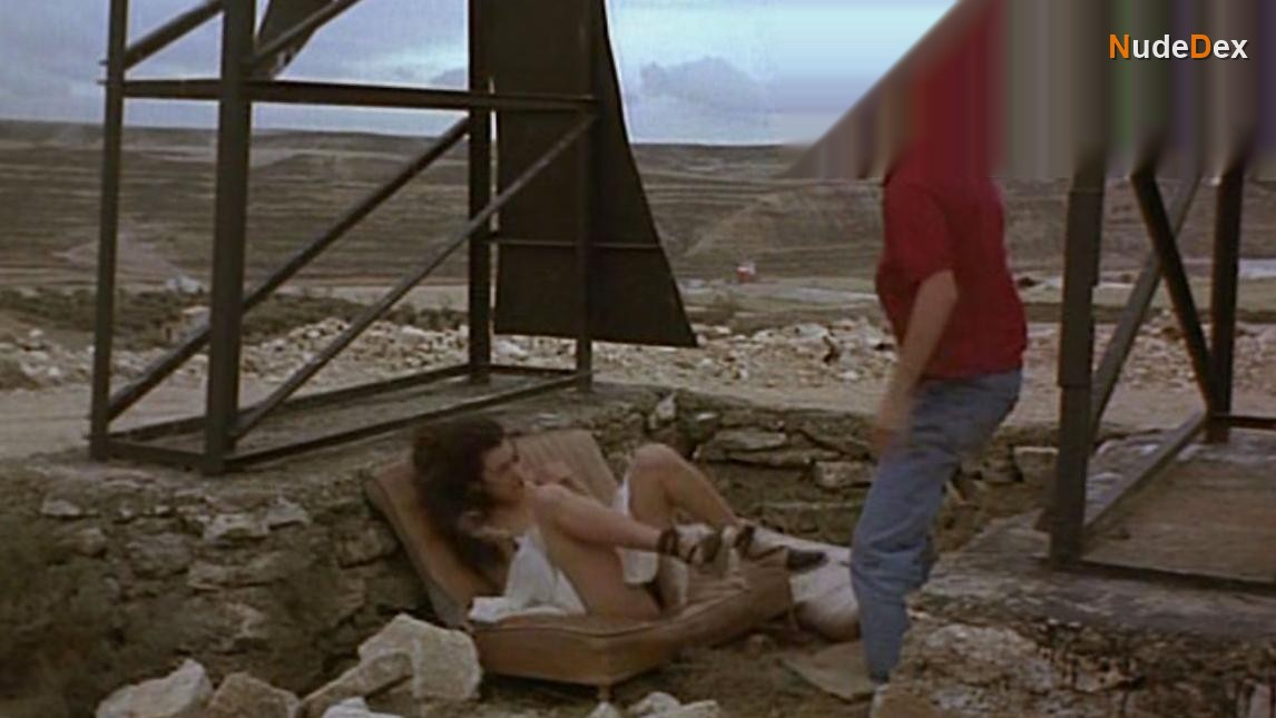 Penelope Cruz in Jamon Jamon, photo 10