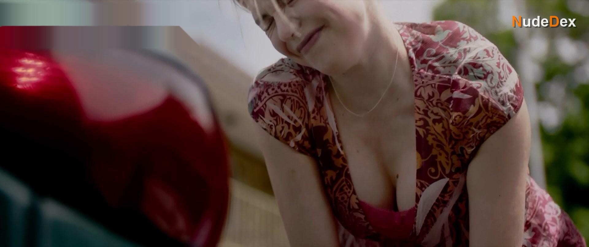 Penelope Mitchell in Gnaw, photo 2