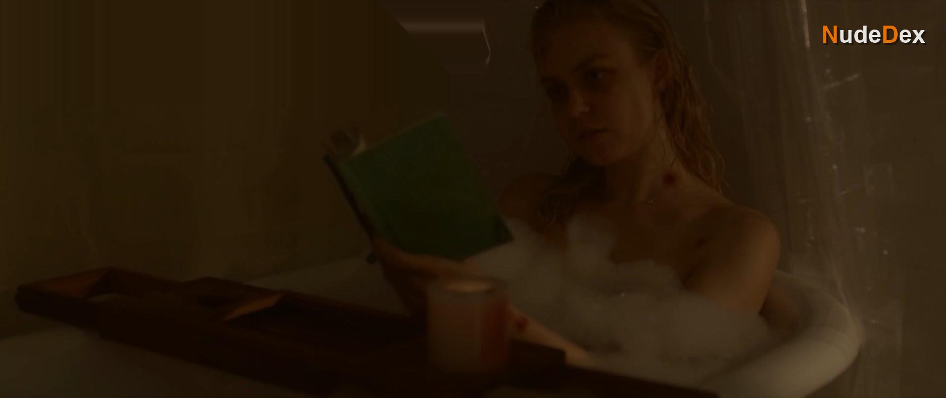 Penelope Mitchell in Gnaw, photo 4