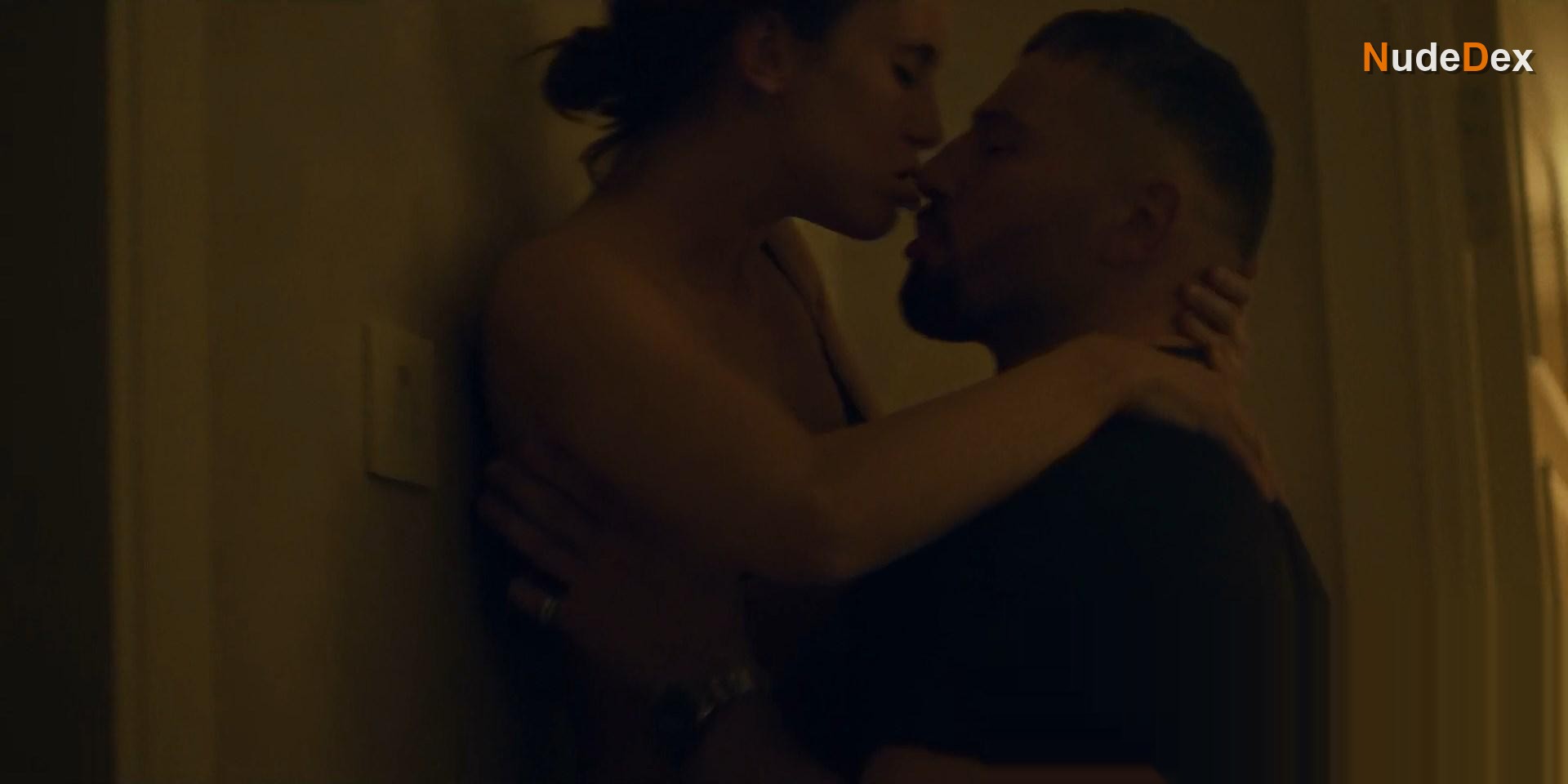 Peri Baumeister in Skylines, photo 3