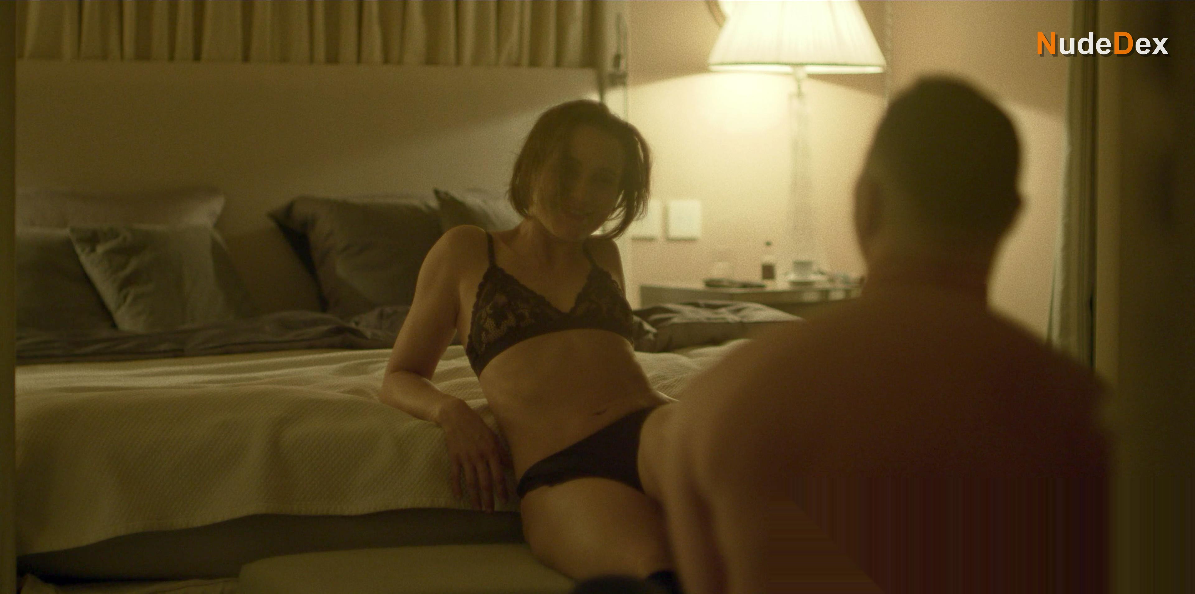 Peri Baumeister in Skylines, photo 10