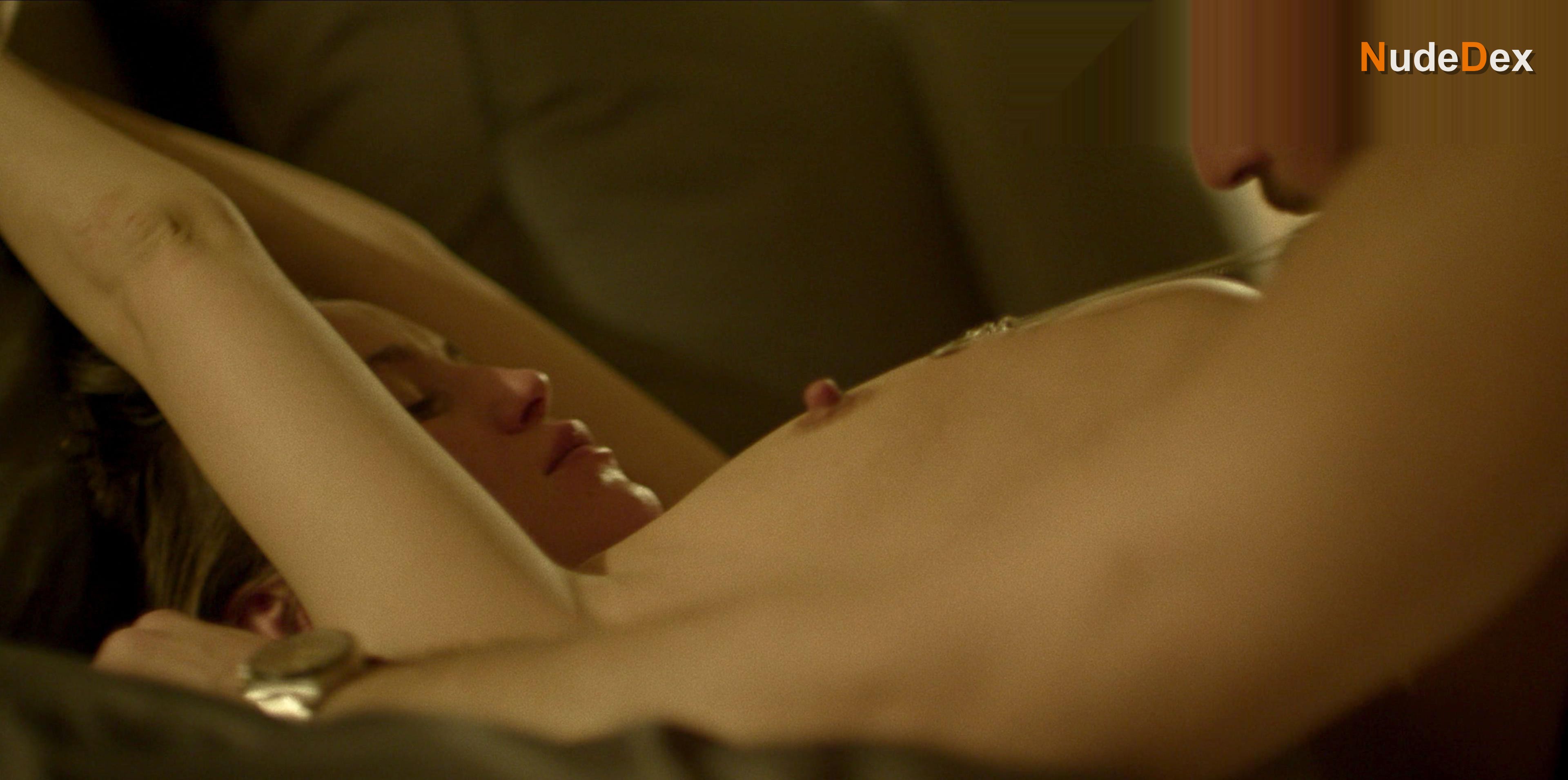 Peri Baumeister in Skylines, photo 13